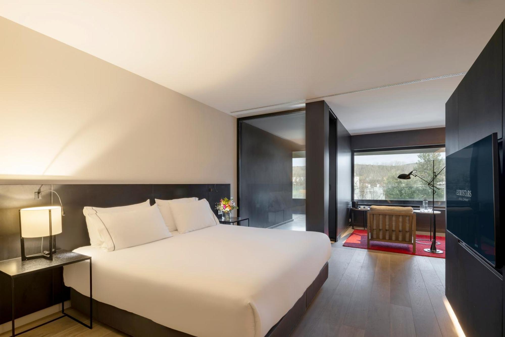 Hotel Eurostars Pamplona Esterno foto