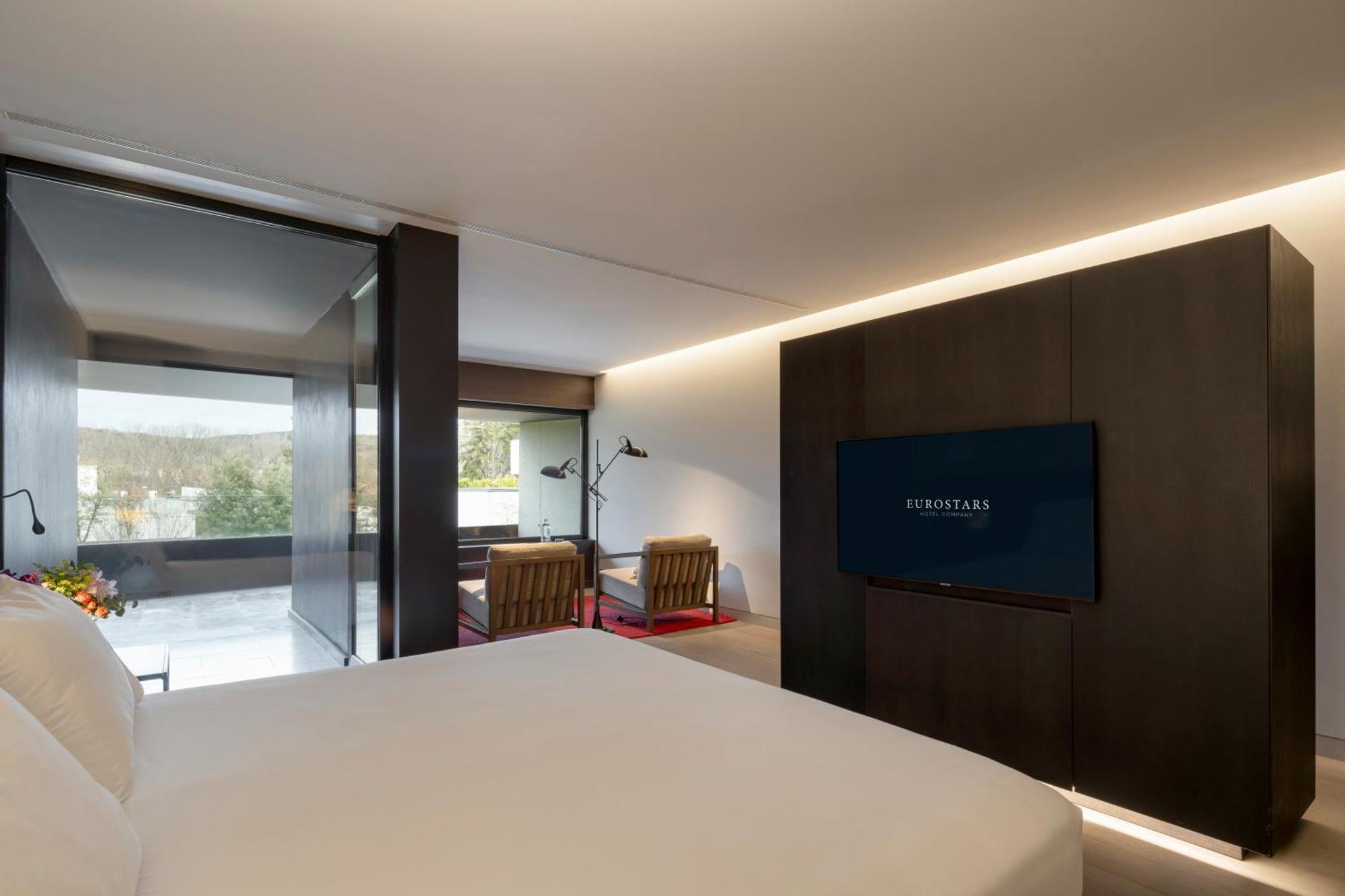 Hotel Eurostars Pamplona Esterno foto