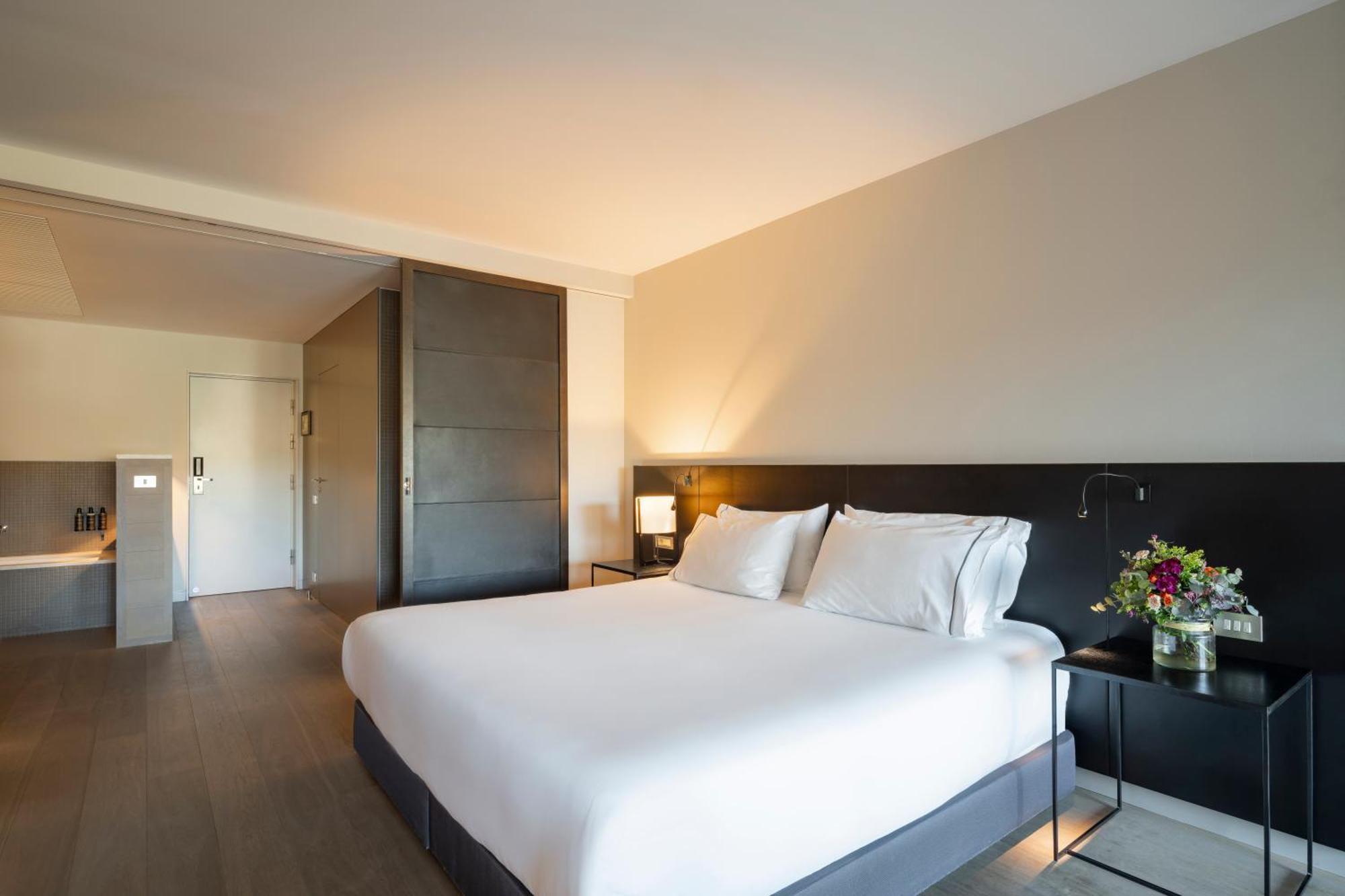 Hotel Eurostars Pamplona Esterno foto