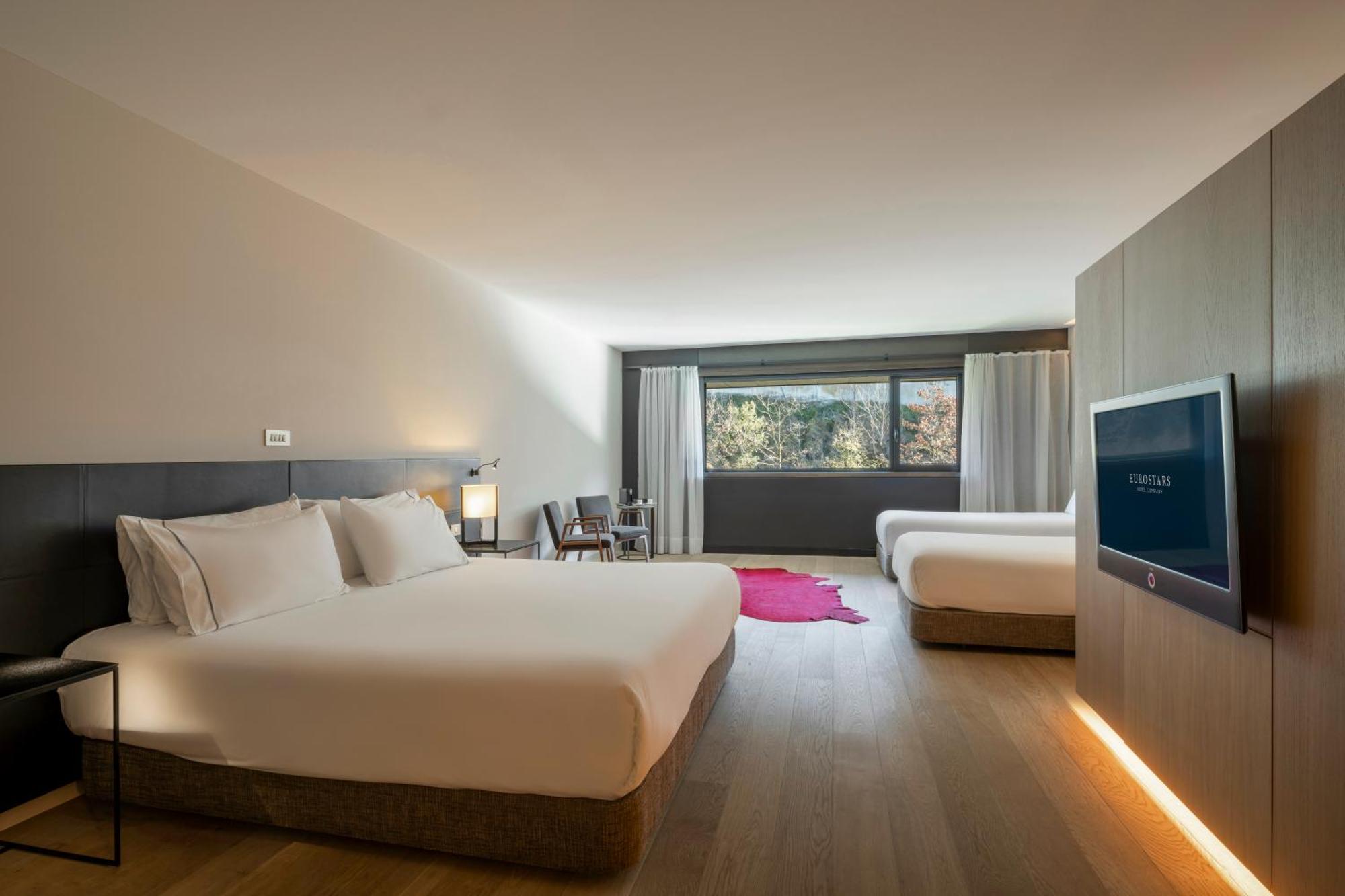 Hotel Eurostars Pamplona Esterno foto